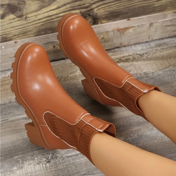 Camel Brown Tan Motto Style Chunky Heel Combat Sock Free People Chelsea Boots - Picture 7 of 7